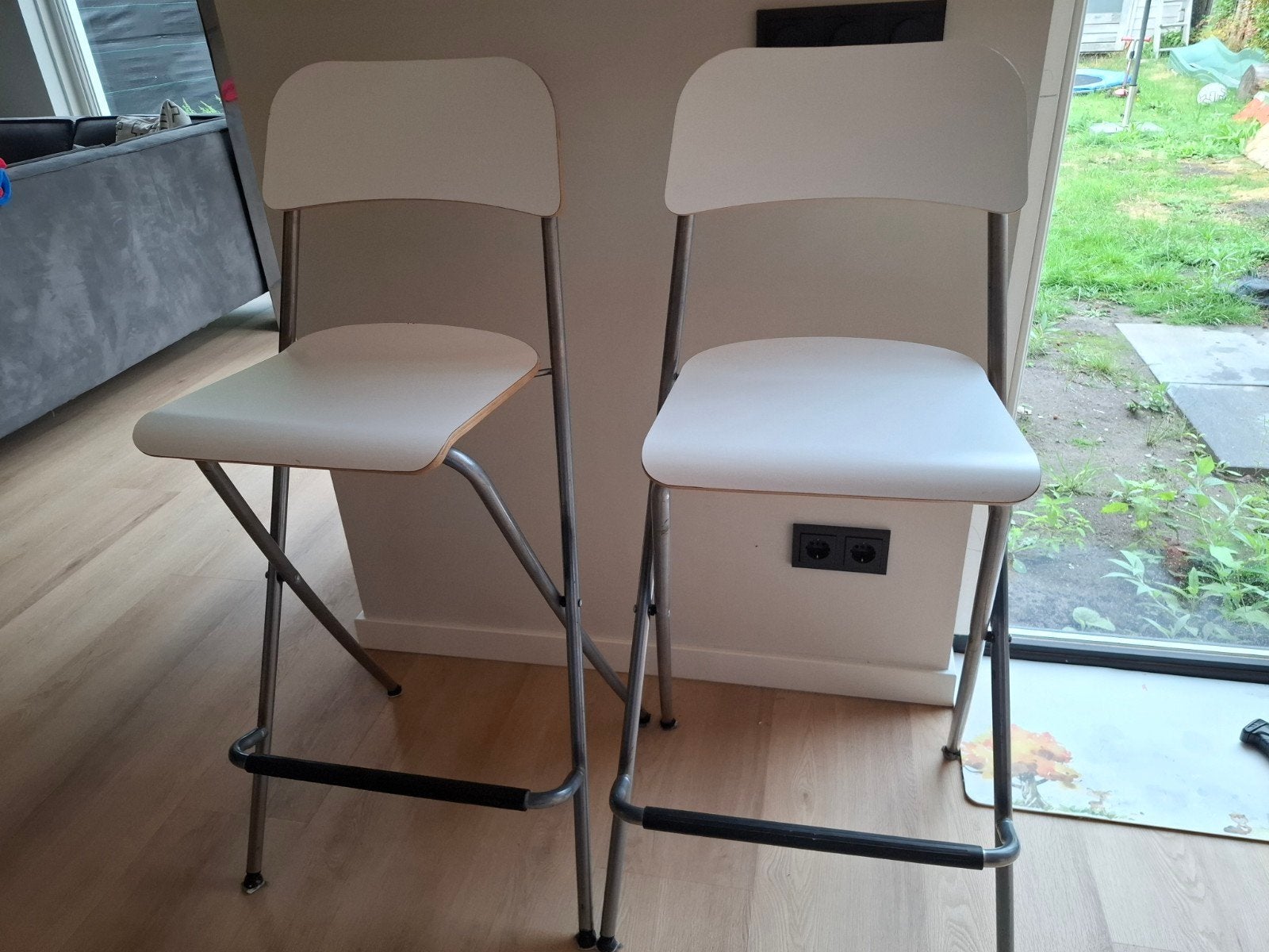2 gebruikte barkrukken - IKEA Franklin, Huis en Inrichting, Ophalen, Gebruikt, Met voetsteun, 90 cm of meer