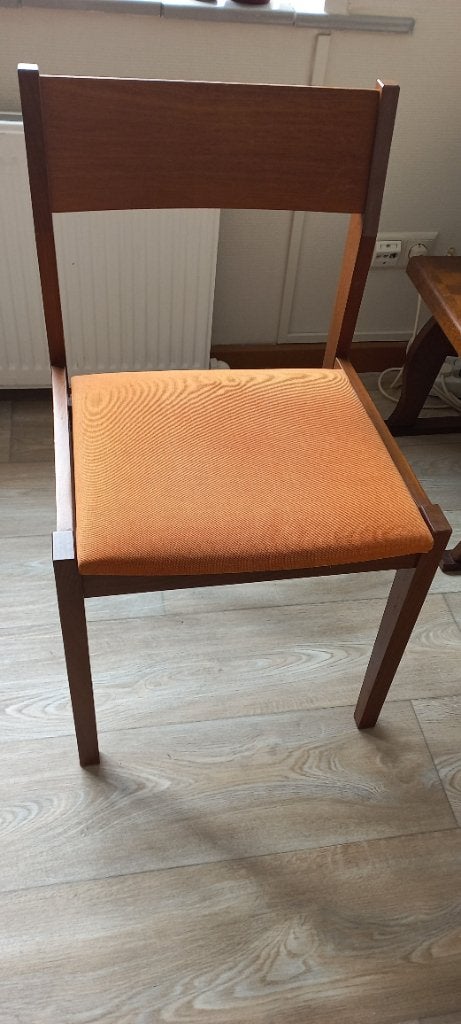 Vintage stoelen, kast met klep en tafeltje, Ophalen