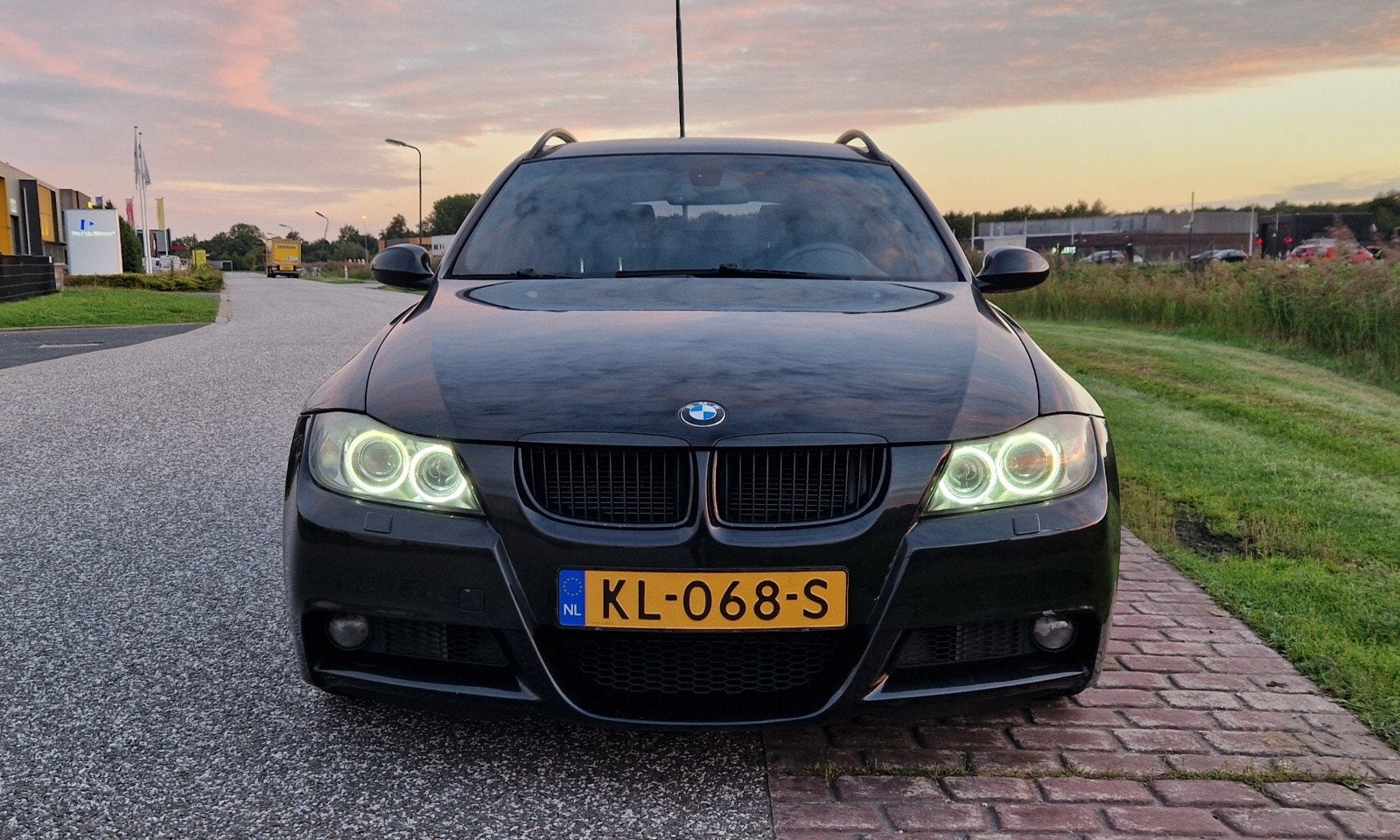 BMW 3-Serie 325i Touring, NIEUWE APK, Auto's, Xenon verlichting, Achterwielaandrijving, Zwart, 2497 cc
