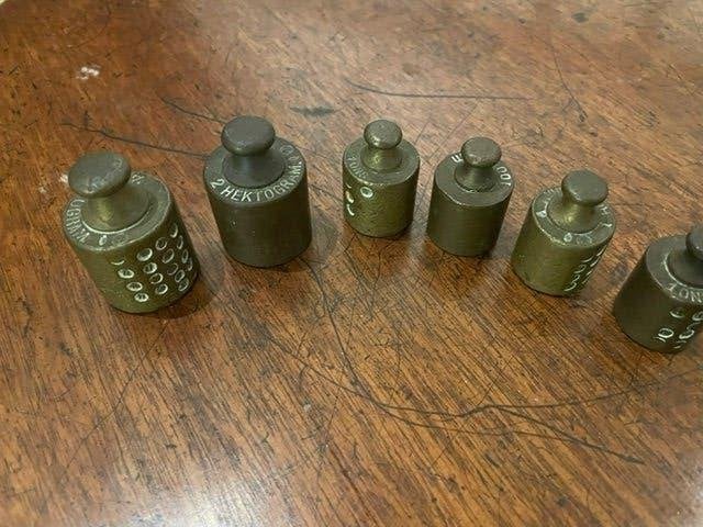 Set van 6 messing gewichtjes, Ophalen