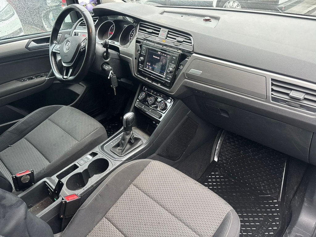 Volkswagen Touran 2.0 TDI Comfortline AUTOMAAT / HONDEN WAGE, Auto's, Stof, 150 pk, Wit, Origineel Nederlands