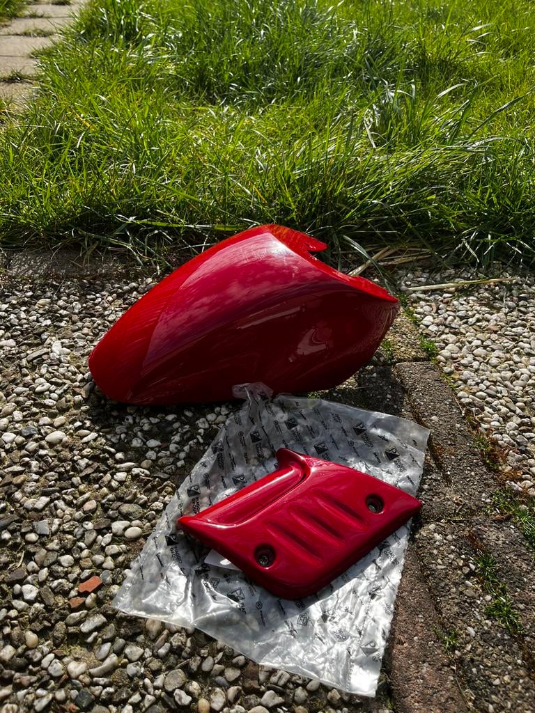 Piaggio zip sp98 spatbord en voorvorkzijkap, Ophalen of Verzenden, Kap