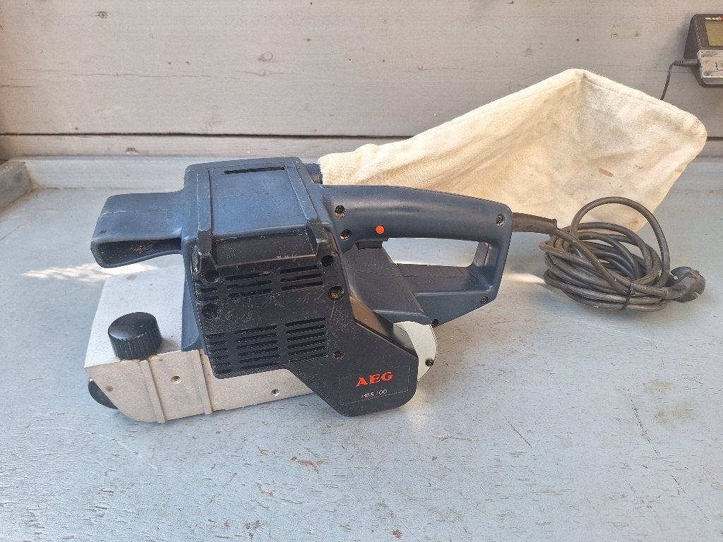 AEG HBS100 bandschuurmachine 1010w (1), Doe-het-zelf en Verbouw, Gereedschap | Schuurmachines, Ophalen of Verzenden, Gebruikt