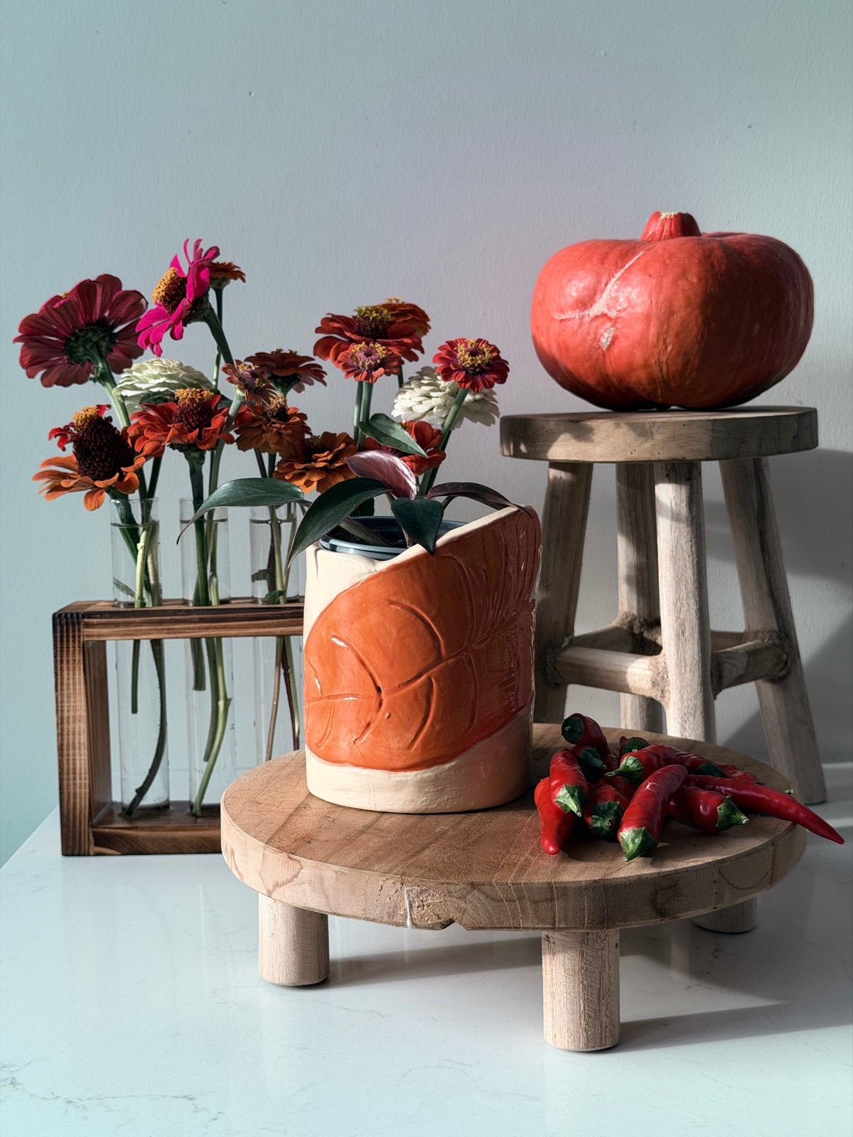 Unieke handgemaakte plantenpot met bladmotief, Ophalen of Verzenden, Halfschaduw, Minder dan 100 cm