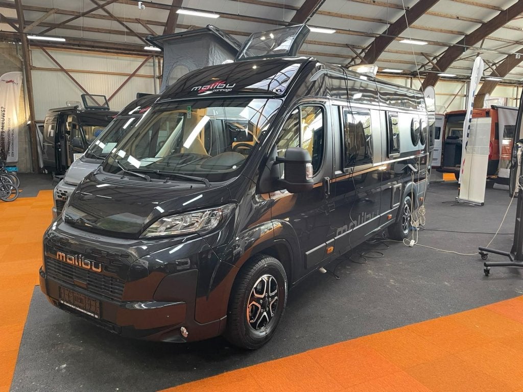 Malibu First Class Two Room 640 LERB, Automaat, Buscamper of Camperbus, Ringverwarming, Malibu