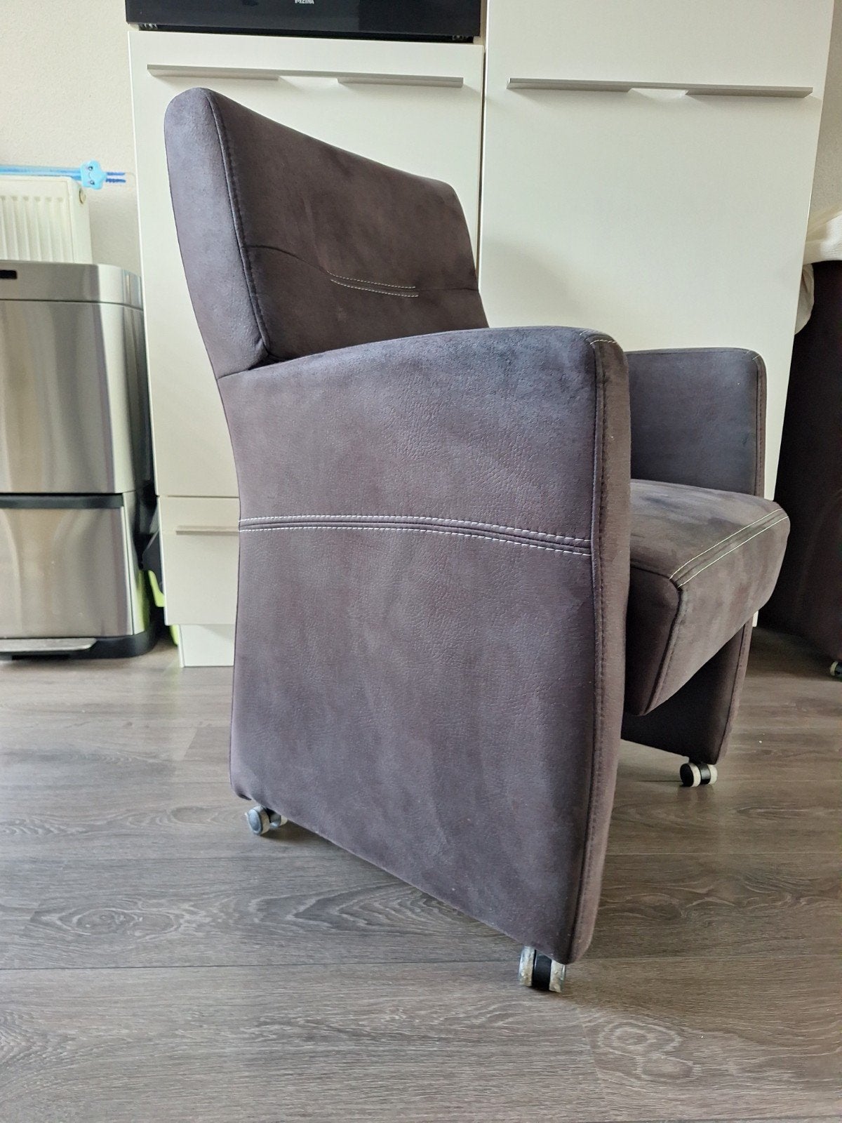 6 Luxe eetkamerstoelen met armleuningen en wieltjes – zeer g, Huis en Inrichting, Stoelen, Ophalen, Overige kleuren, Zo goed als nieuw