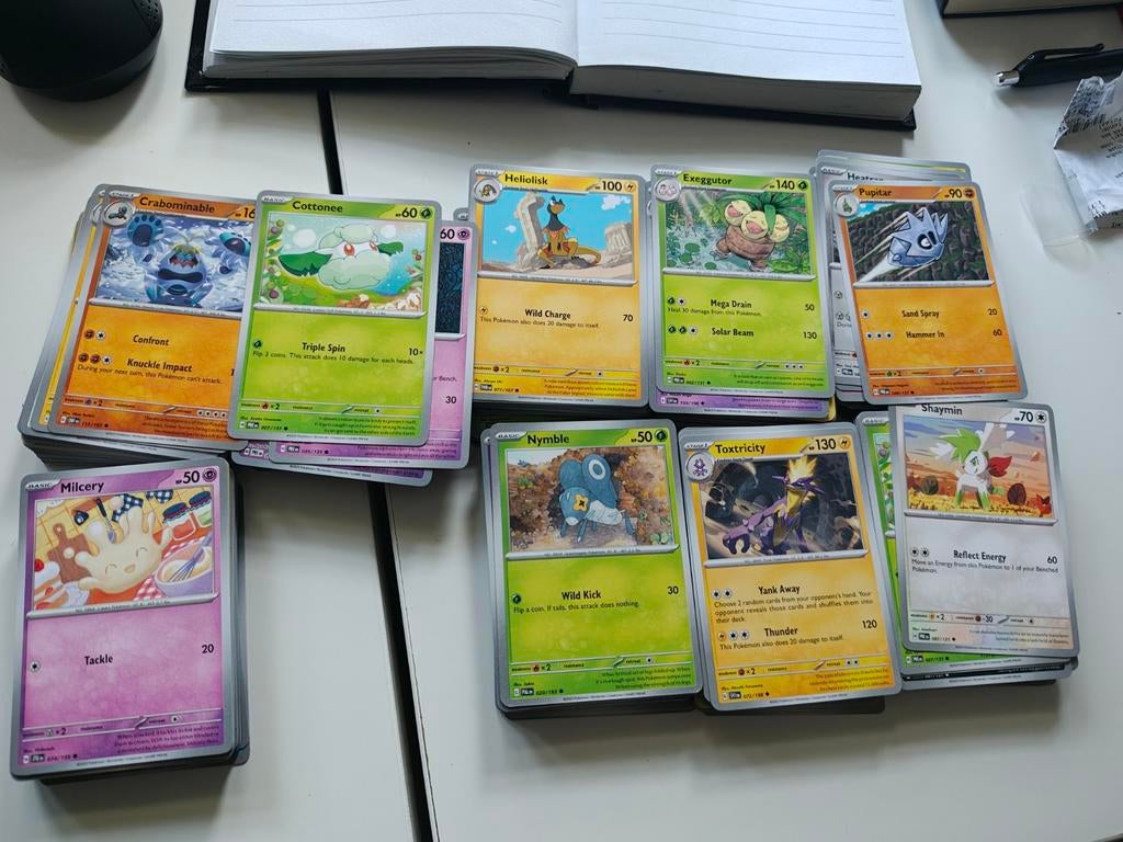 Grote stapel Pokémon kaarten 300 stuks, Ophalen of Verzenden, Gebruikt, Meerdere kaarten