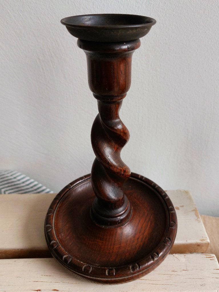 Kandelaar twist hout 19cm inzetstuk metaal viltlaag onderop, Antiek en Kunst, Ophalen, Overige materialen