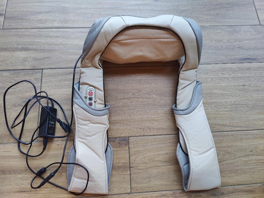 Nekmassage-apparaat met ingebouwde warmtefunctie, Ophalen, Gebruikt, Apparaat