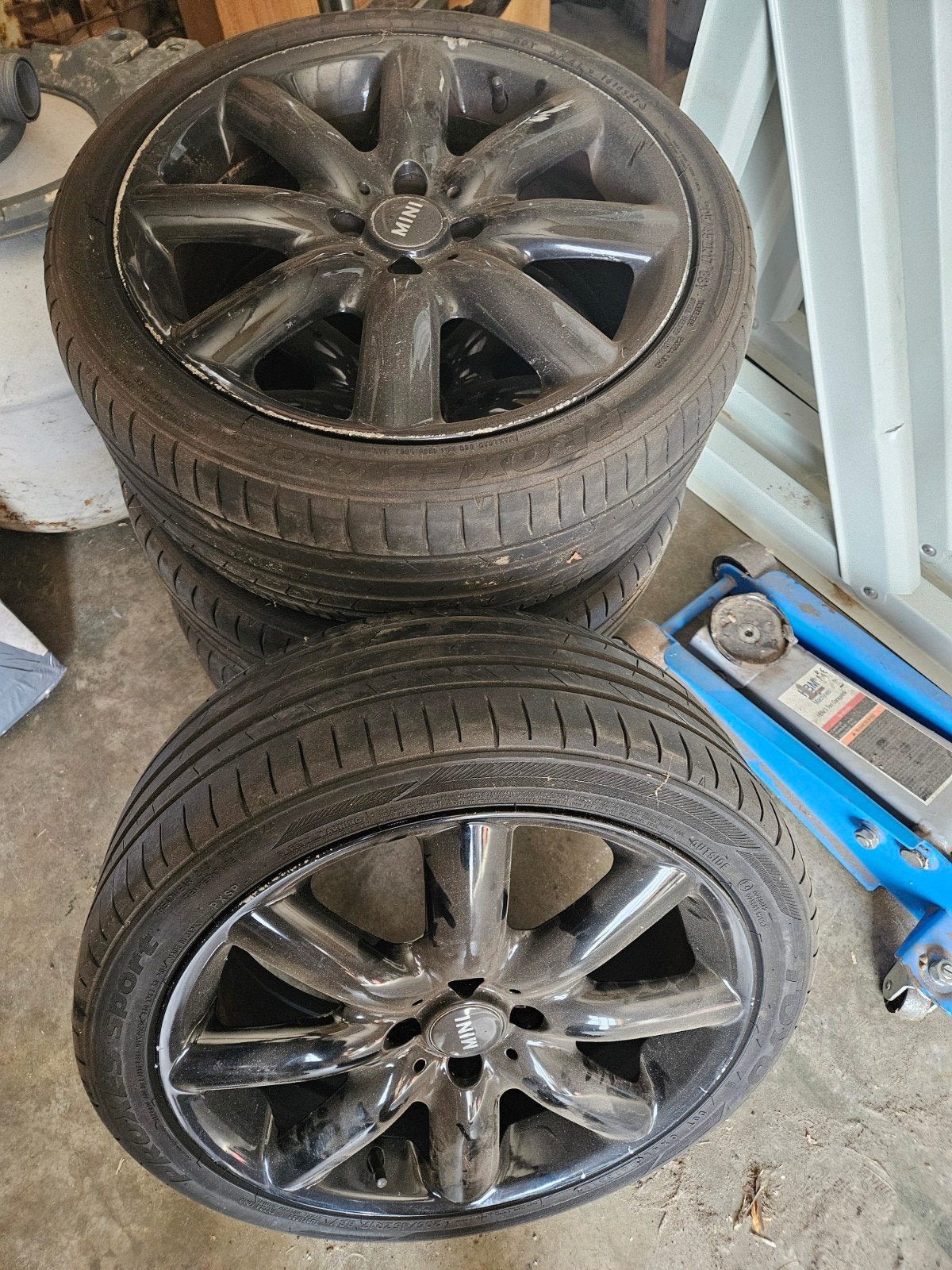 Mini Cooper 17 inch velgen met goede zomerbanden, Ophalen, Gebruikt, Banden en Velgen, 17 inch