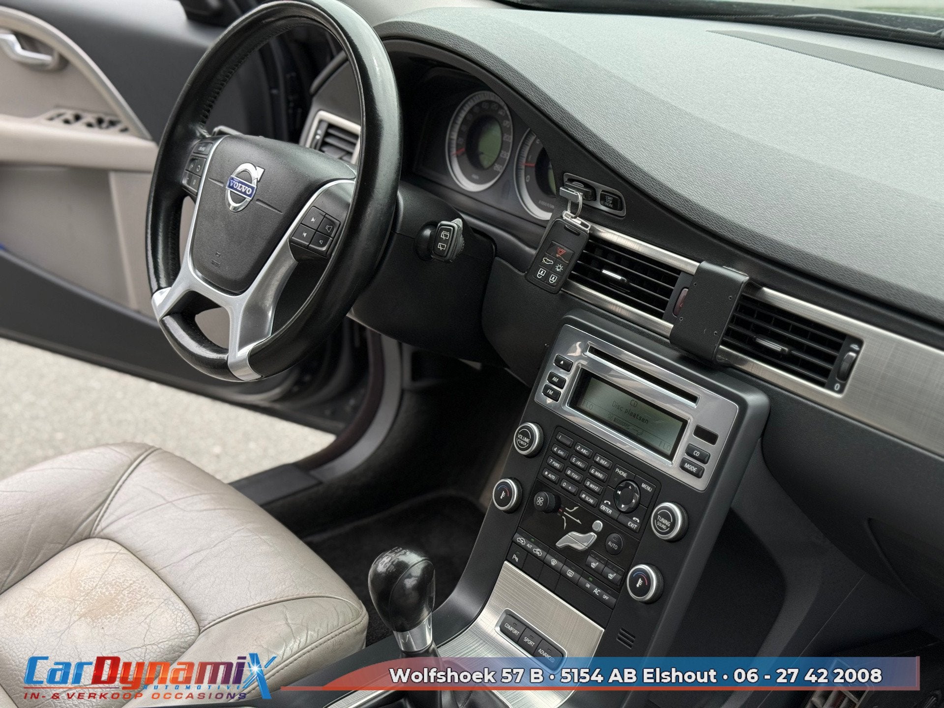 Volvo V70 2.5FT Summum | LPG-G3 | Nwe Kopp. | APK'27 | Leder, Voorwielaandrijving, Gebruikt, Beige, Overige brandstoffen