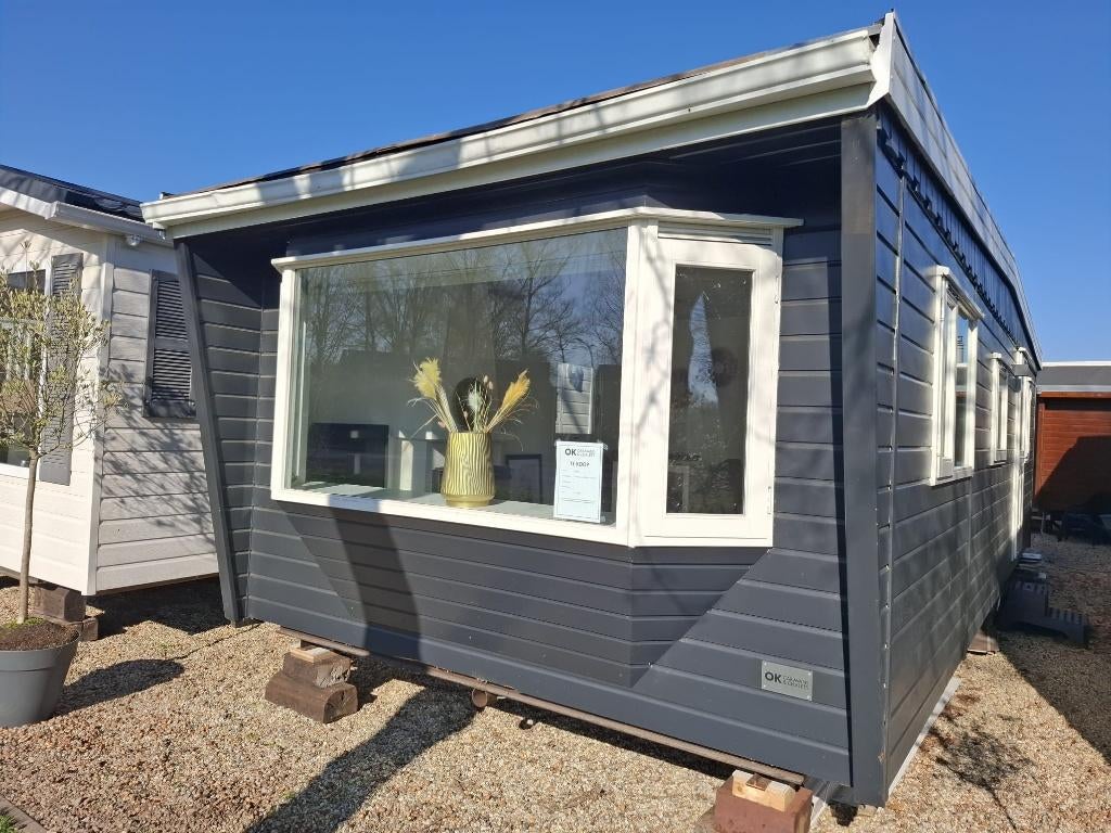RUIM CHALET MET 1 SLAAPKAMER MET VEEL LICHTINVAL., Tot en met 2