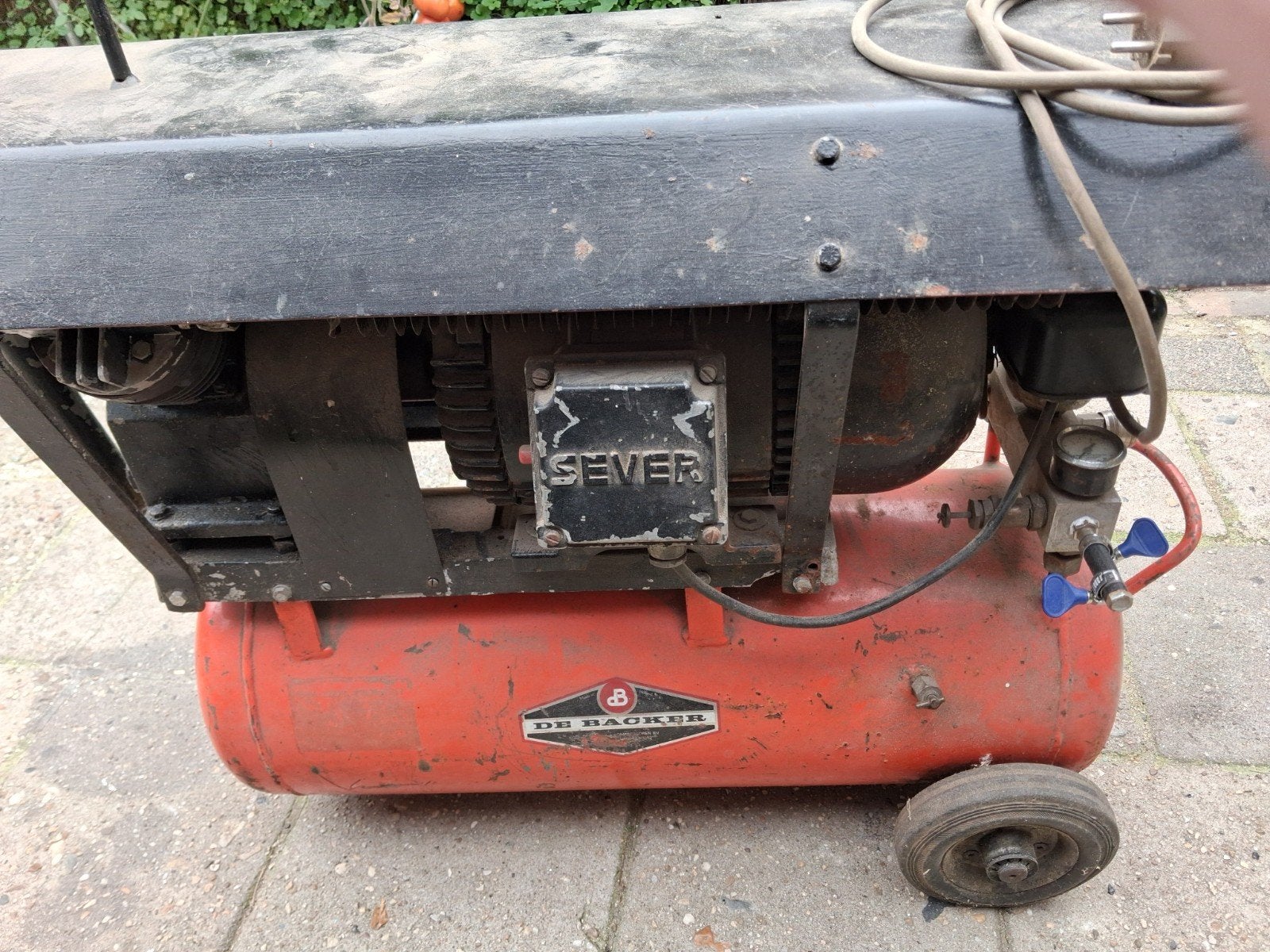 gebruikte 2 cillinder compressor, Ophalen, Gebruikt, 6 tot 10 bar, 200 tot 400 liter/min