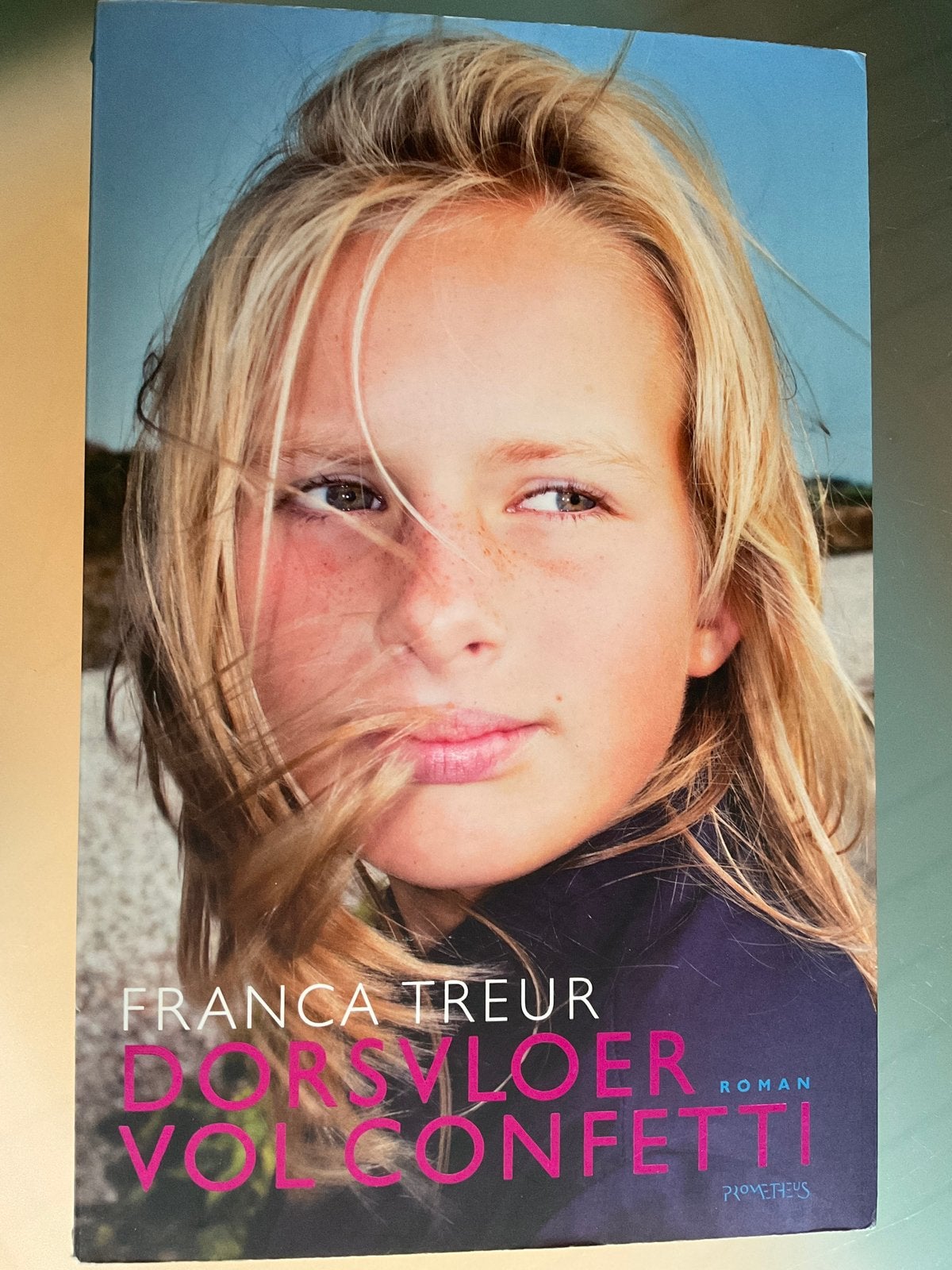 Franca Treur: Dorsvloer vol confetti, Ophalen of Verzenden, Zo goed als nieuw