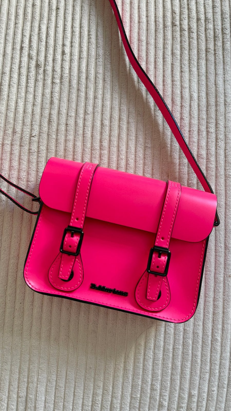 Dr. Martens roze schoudertasje, Ophalen of Verzenden, Zo goed als nieuw, Roze, Schoudertasje