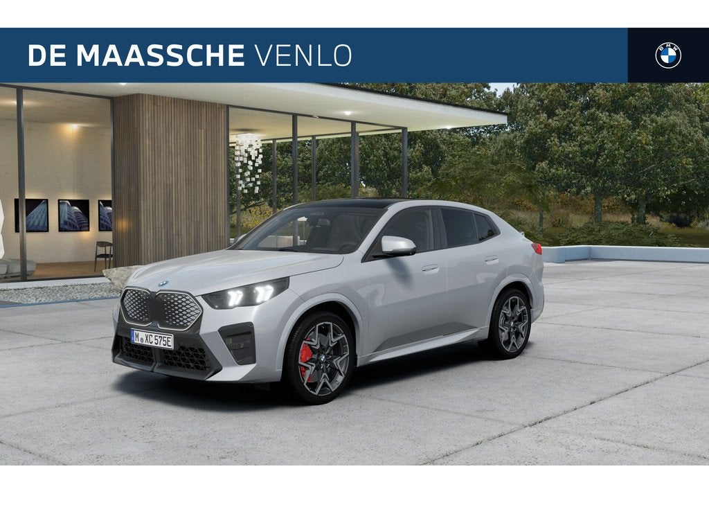 BMW iX2 eDrive20 M Sport / Panoramadak / Trekhaak / M Sports