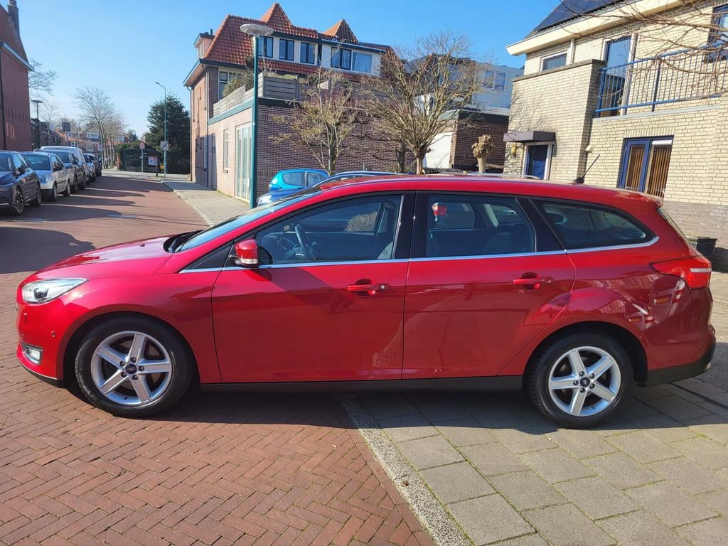 Ford Focus Wagon 1.5 Titanium, 12 maanden, Stof, 4 cilinders, Origineel Nederlands