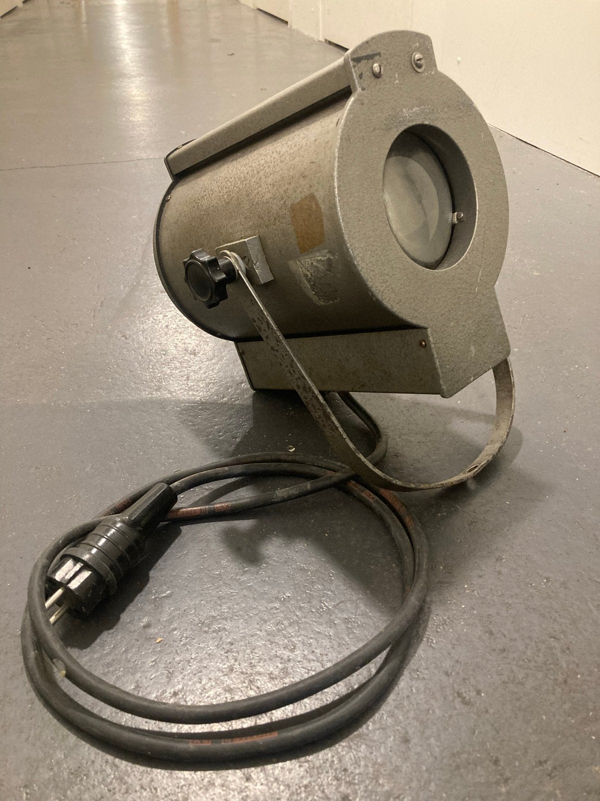 vintage industriële spotlamp - robuust en functioneel, Ophalen of Verzenden