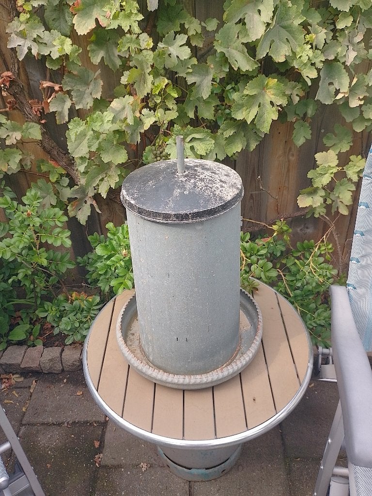 Voersilo en watersilo, Ophalen, Gebruikt, Drinken en Voederen