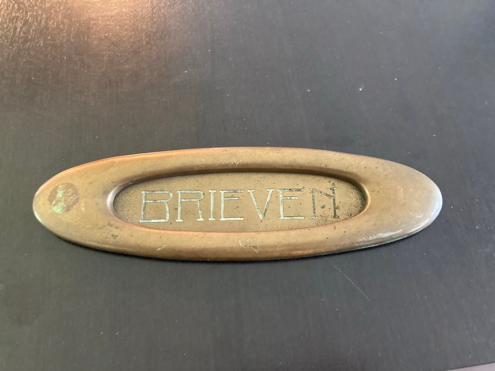 Brievenbus Amsterdamse school messing jaren 30, Verzenden