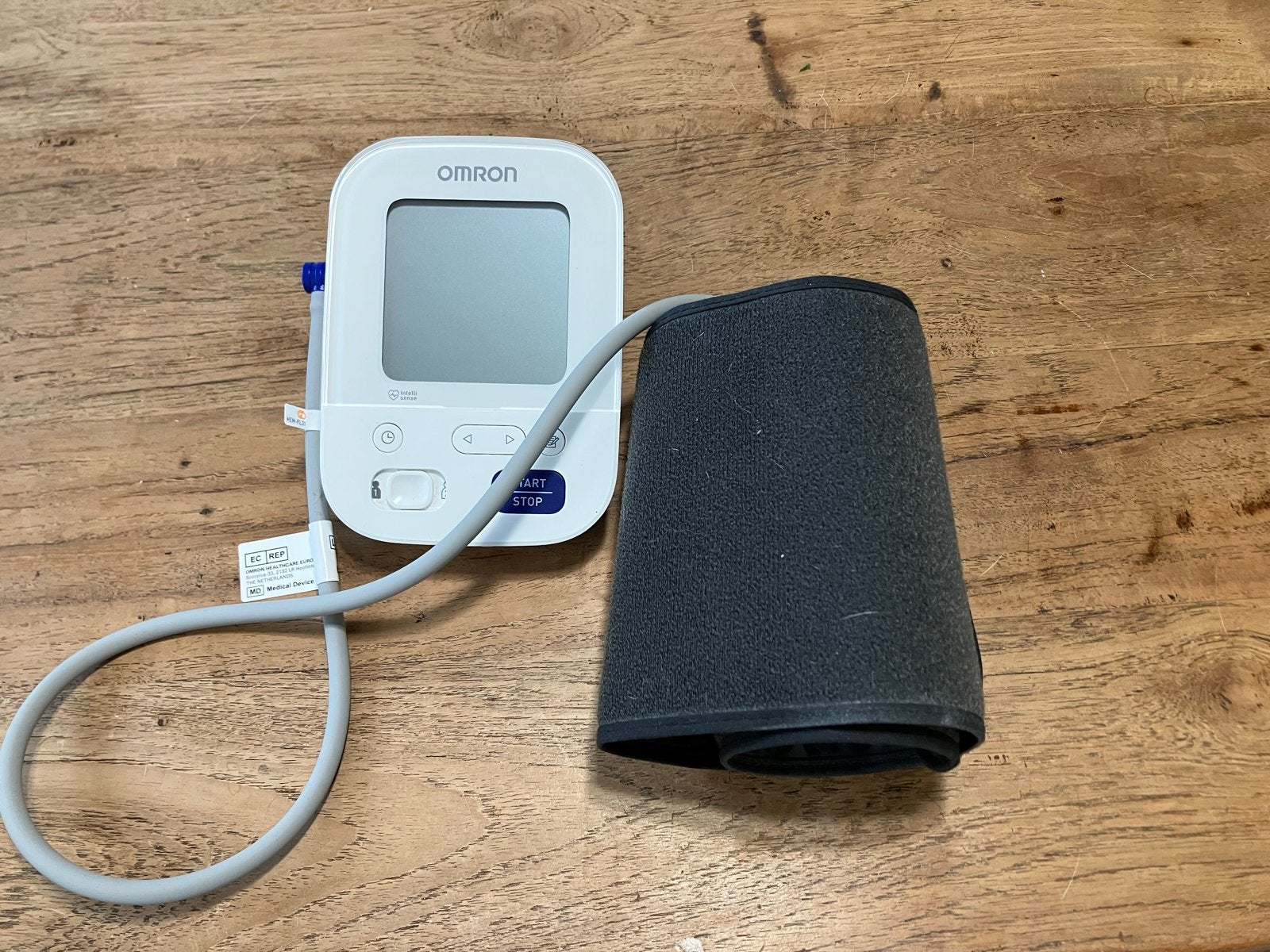 Omron Bloeddrukmeter M3 Comfort - Hartstichting aanbevolen, Ophalen of Verzenden, Zo goed als nieuw, Overige typen
