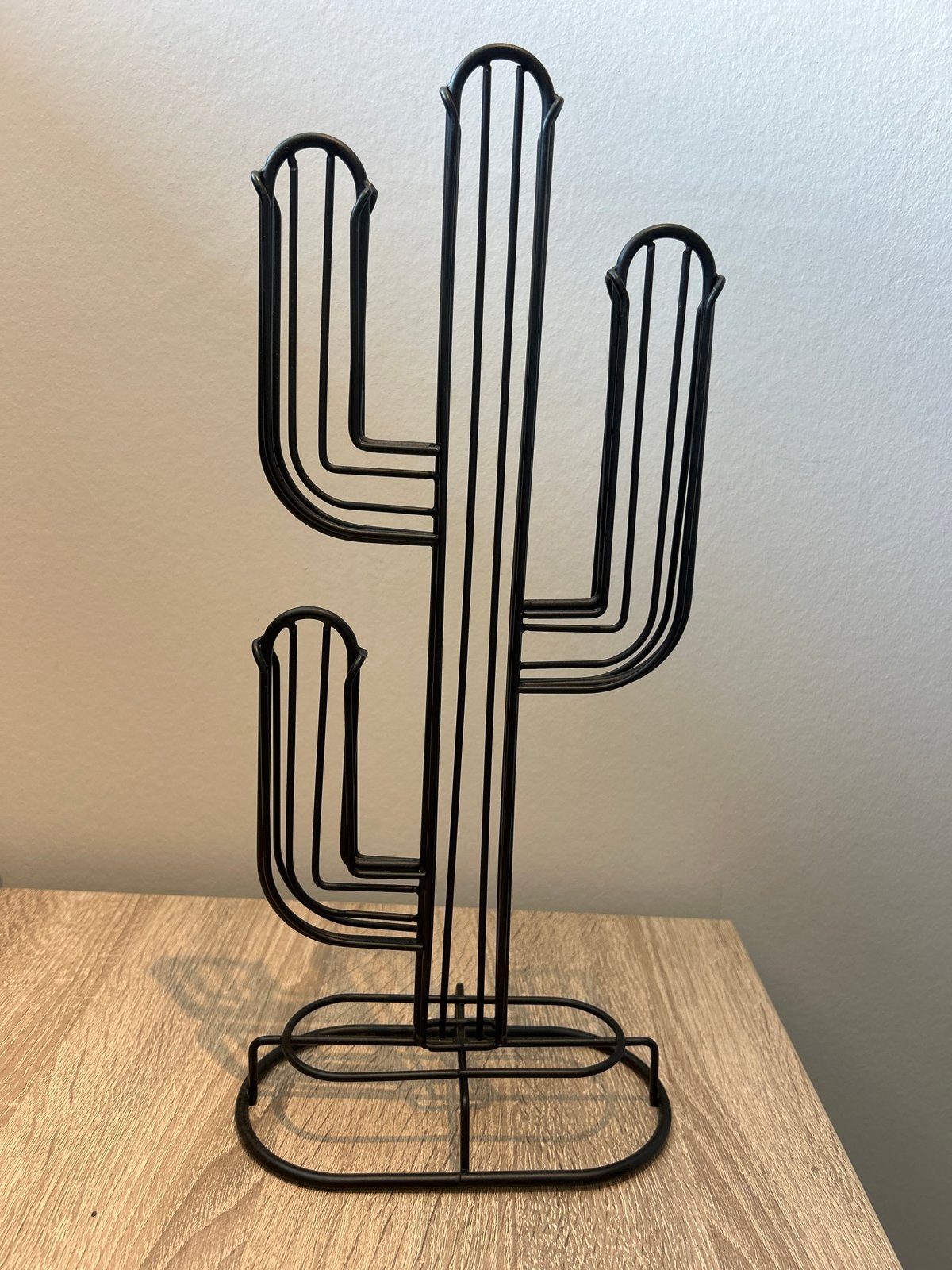 Zwarte metalen cactus houder voor koffiecups, Ophalen of Verzenden, Zo goed als nieuw