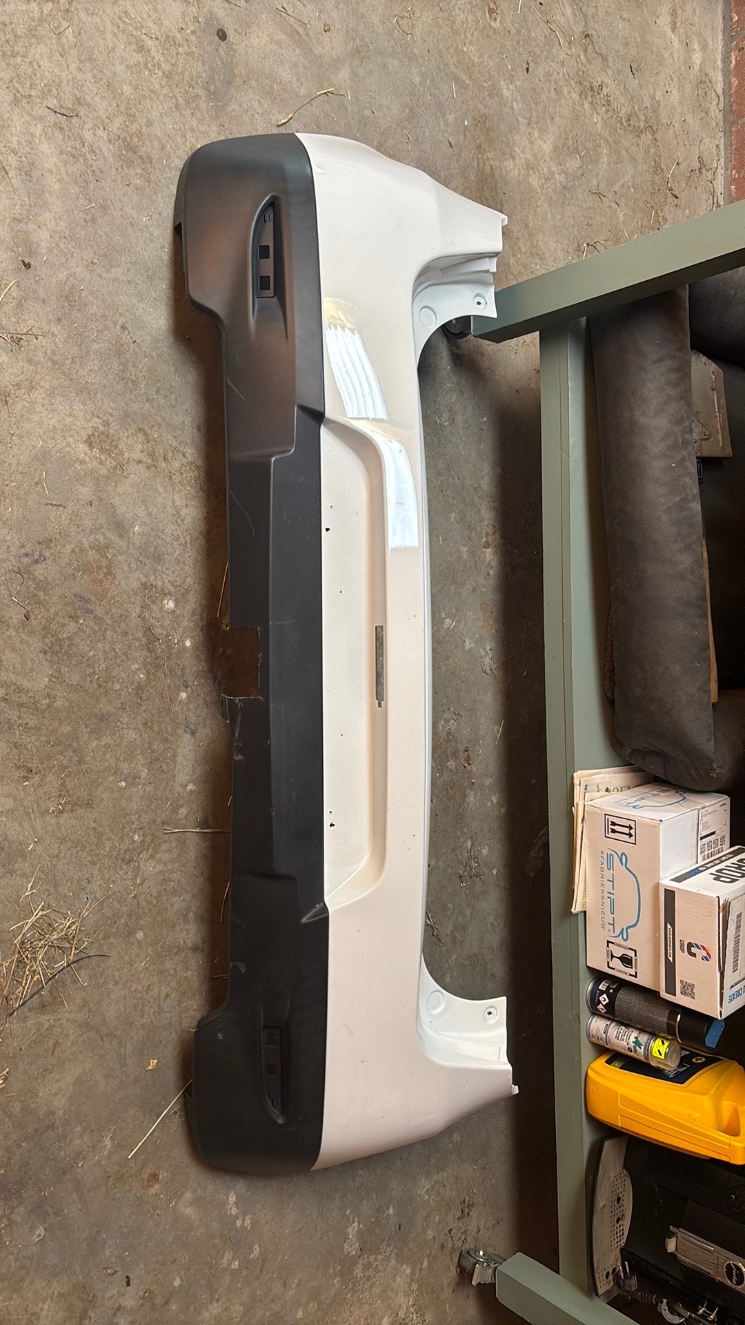 Nieuw gespoten bumper Mitsubishi colt 4deurs, Ophalen, Voor, Nieuw, Mitsubishi