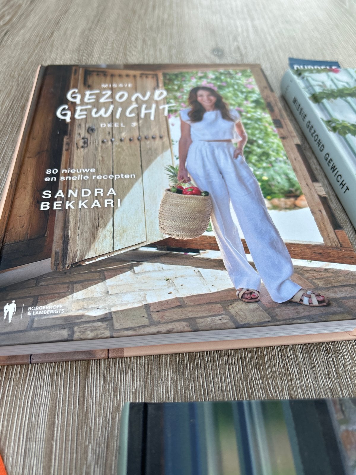 Kookboeken Sandra Bekkari - Missie Gezond Gewicht & Airfryer, Boeken, Voorgerechten en Soepen, Ophalen of Verzenden, Zo goed als nieuw