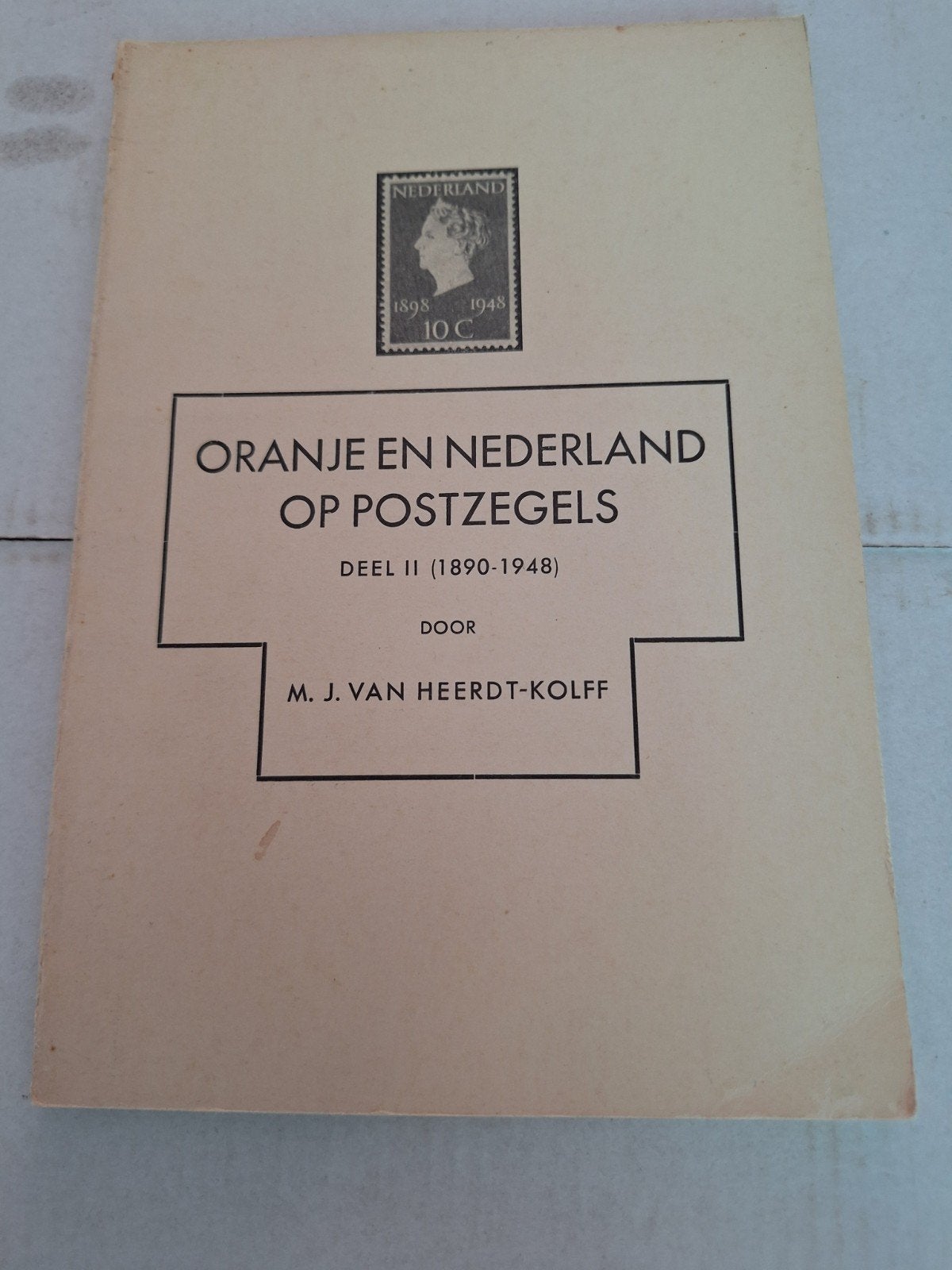 Oranje en Nederland op Postzegels Deel II (1890-1948), Ophalen of Verzenden