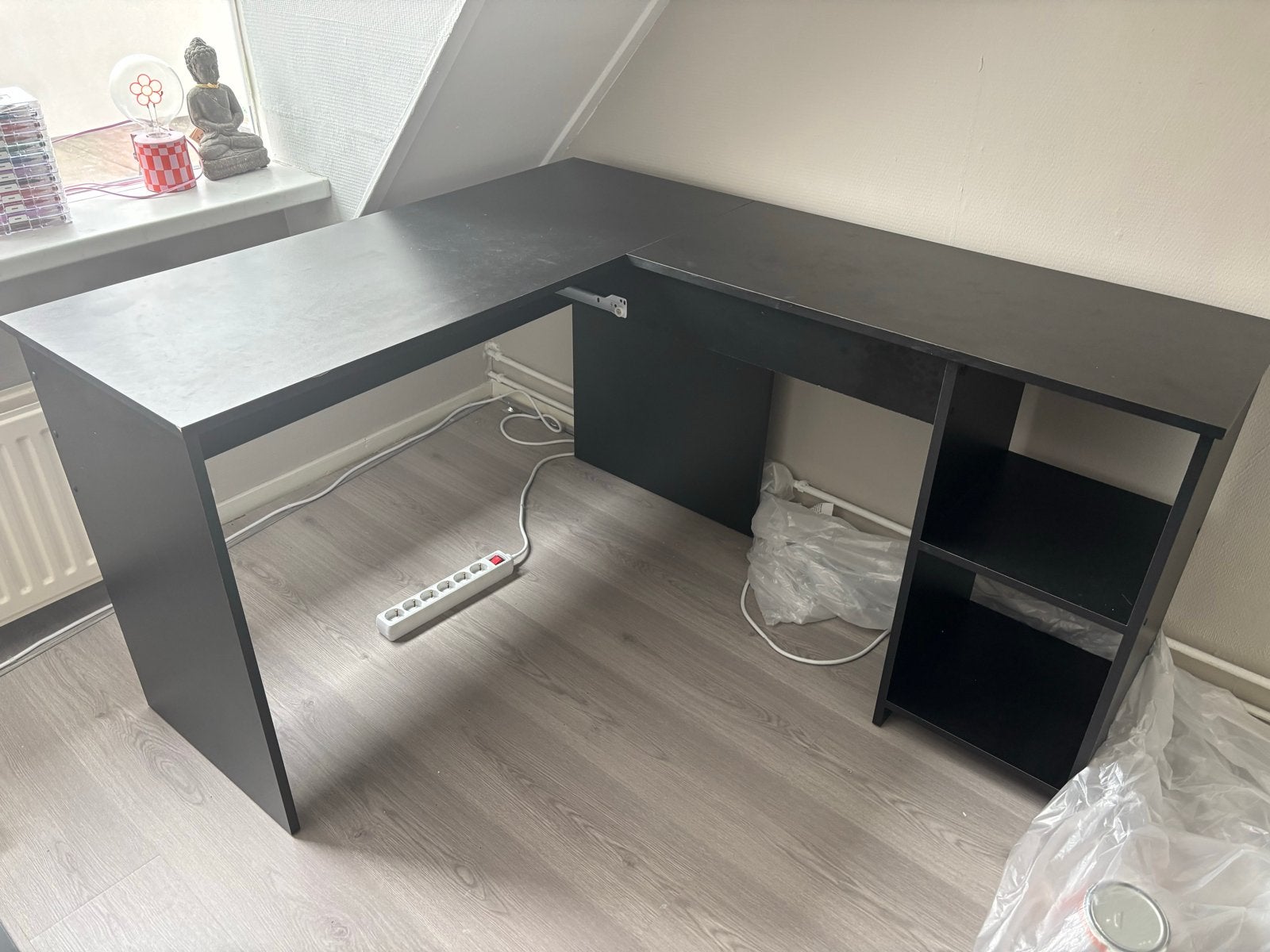 Hoekbureau zwart met opbergruimte - Toetsenbordlade ontbreek, Huis en Inrichting, Bureaus, Ophalen, Gebruikt, Spaanplaat of MDF
