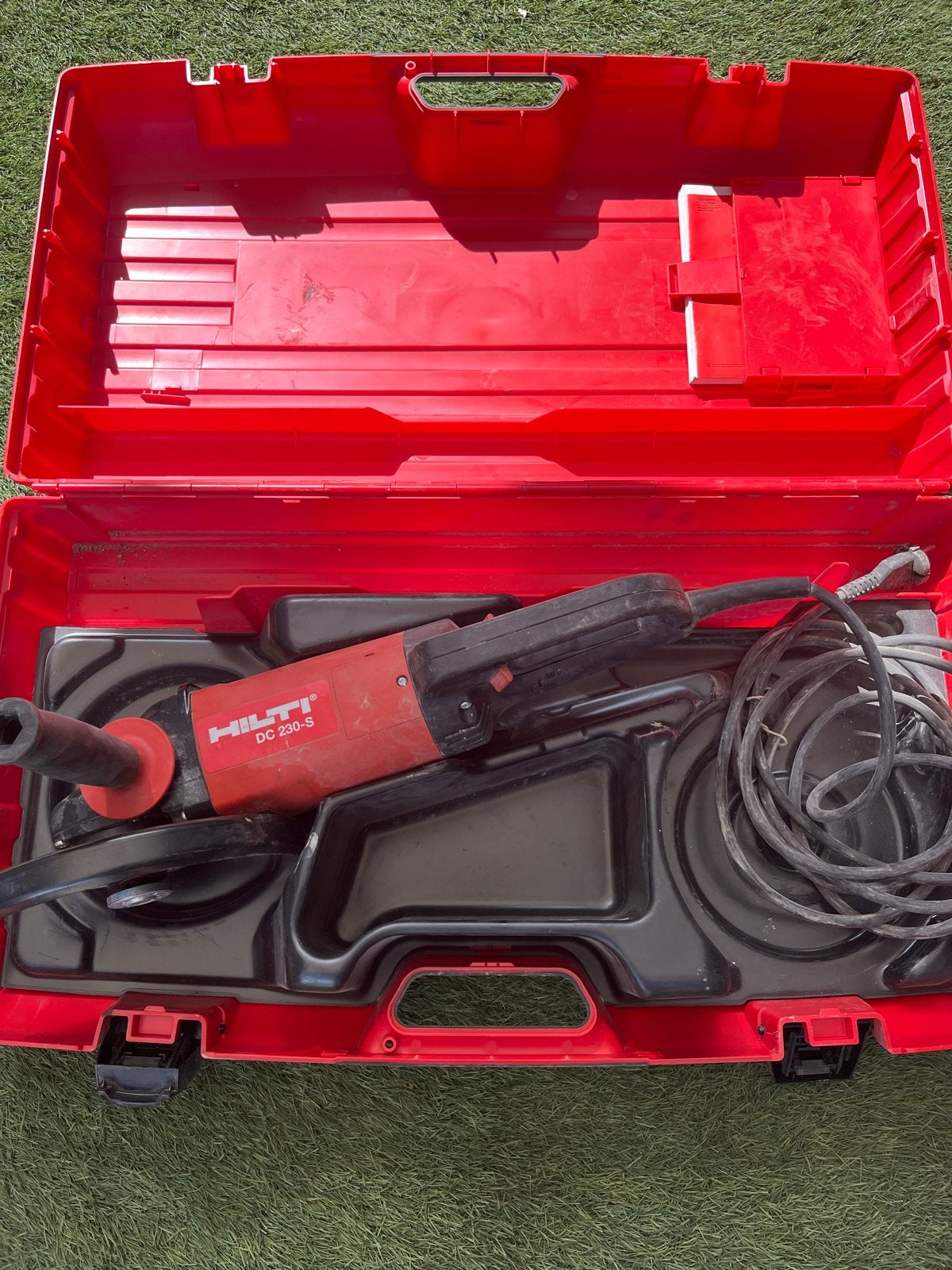 Hilti DC 230-S Haakse handslijpmachine met koffer, Ophalen of Verzenden, Gebruikt, 1000 watt of meer, Haakse handslijpmachine