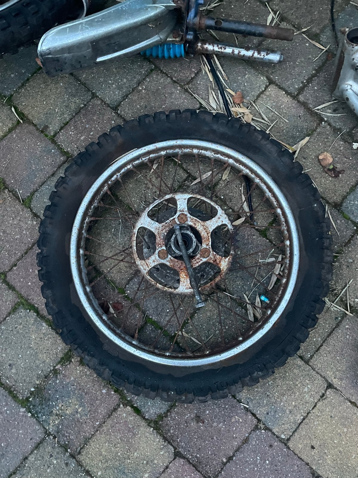 Honda MT5 voor- en achtervelg met defecte schokbreker, Fietsen en Brommers, Ophalen of Verzenden, Gebruikt, Overige typen