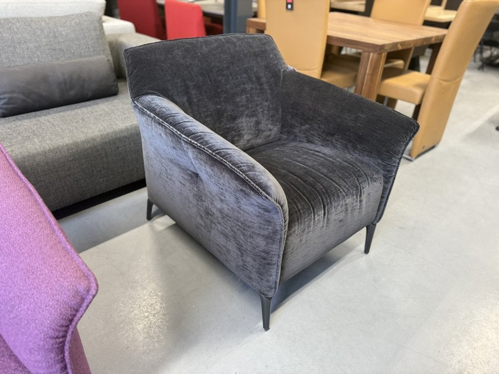Nieuw Leolux Mayon Fauteuil zwart stof design stoel velour, Huis en Inrichting, Leolux, Info@leolux.nl, Nieuw, 75 tot 100 cm