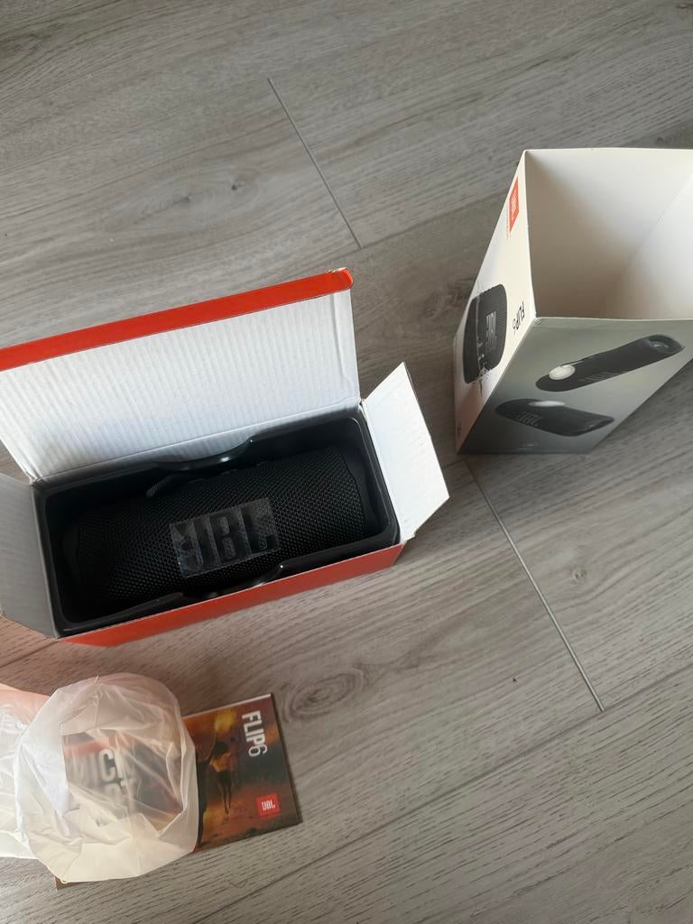 JBL Flip 6 Bluetooth Speaker Zwart - Compleet met Doos, Auto diversen, Autospeakers, Ophalen of Verzenden, Zo goed als nieuw