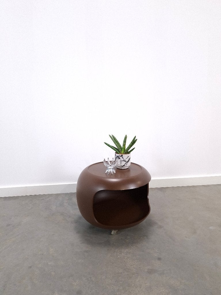Bruin ronde space age tafel op wielen, vintage salontafel, Kunststof, Gebruikt, 50 tot 100 cm, Space age, vintage