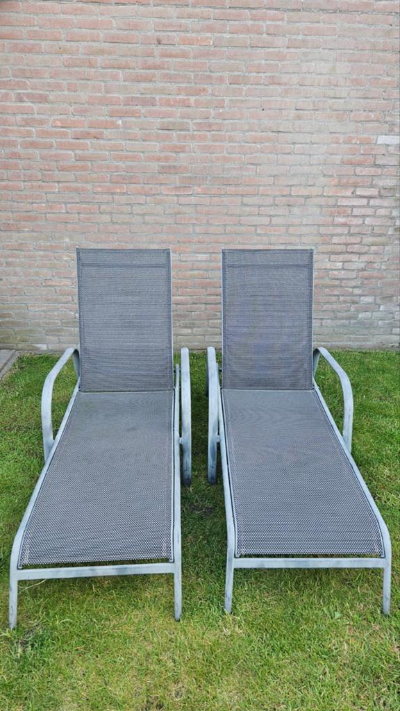2x ligbedden Bois Le Duc Dardo Antraciet, Tuin en Terras, Ligbedden, Gebruikt, Textileen, Verstelbaar, Ophalen