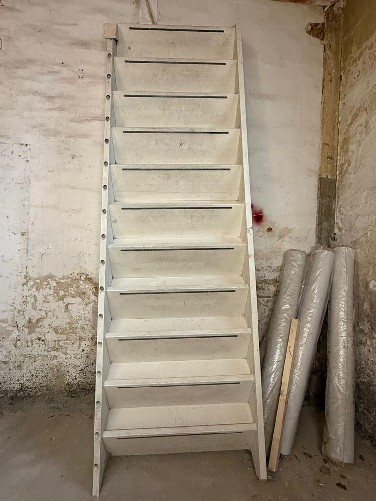 Trap, Doe-het-zelf en Verbouw, Ladders en Trappen, Ophalen, Zo goed als nieuw, 2 tot 4 meter