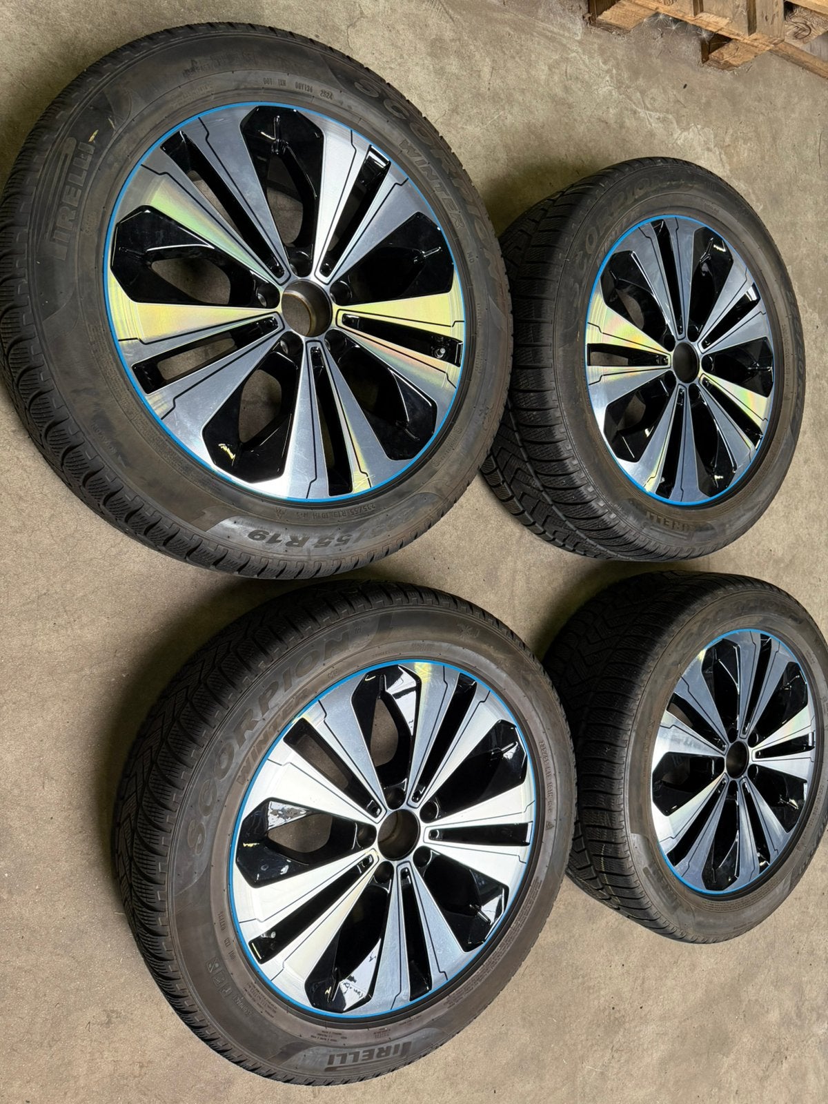 Mercedes EQC winterset origineel 235/55-19 255/50-19 pirelli, Gebruikt, Banden en Velgen, Winterbanden, 235 mm