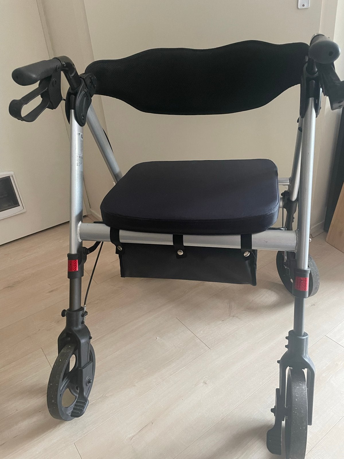 Rollator extra breed, Ophalen, Zo goed als nieuw