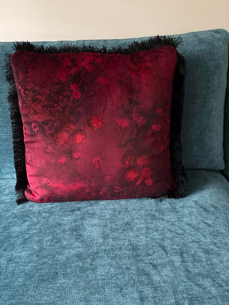 2x Rood sierkussen met franjes en bloemenprint, Ophalen of Verzenden, Zo goed als nieuw, Rood, Vierkant
