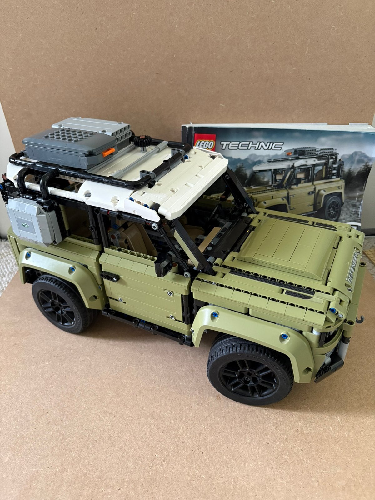 LEGO Technic Land Rover Defender 42110, Ophalen of Verzenden, Zo goed als nieuw