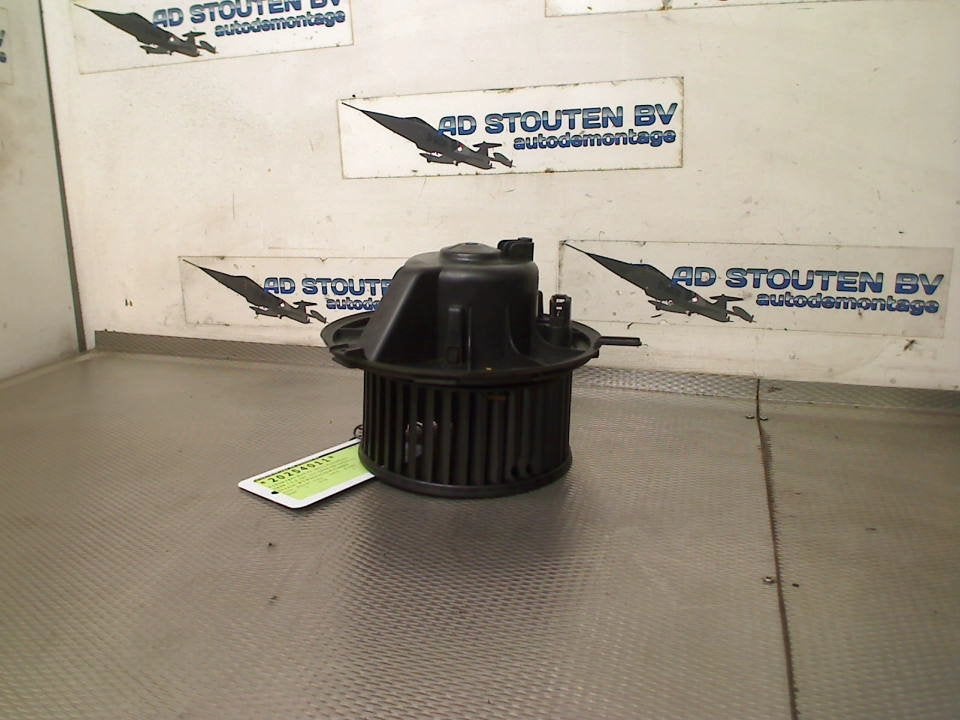 Kachel Ventilatormotor Volkswagen Golf VI (5K1) 1K1819015, Gebruikt, Volkswagen, Volkswagen AG, Kundenbetreuung@volkswagen.de