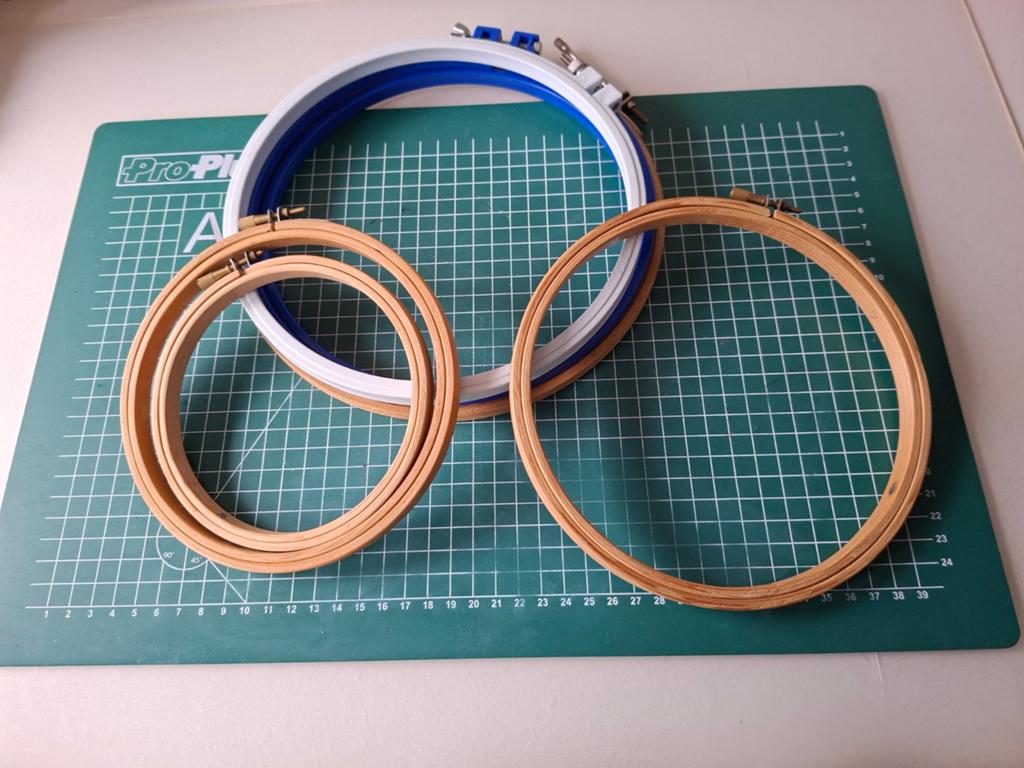 Borduurringen set - Houten en plastic borduurramen, Hobby en Vrije tijd, Ophalen