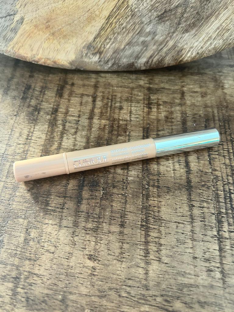 Clinique Airbrush Concealer 09 Medium Caramel, Ogen, Beige, Ophalen of Verzenden, Zo goed als nieuw