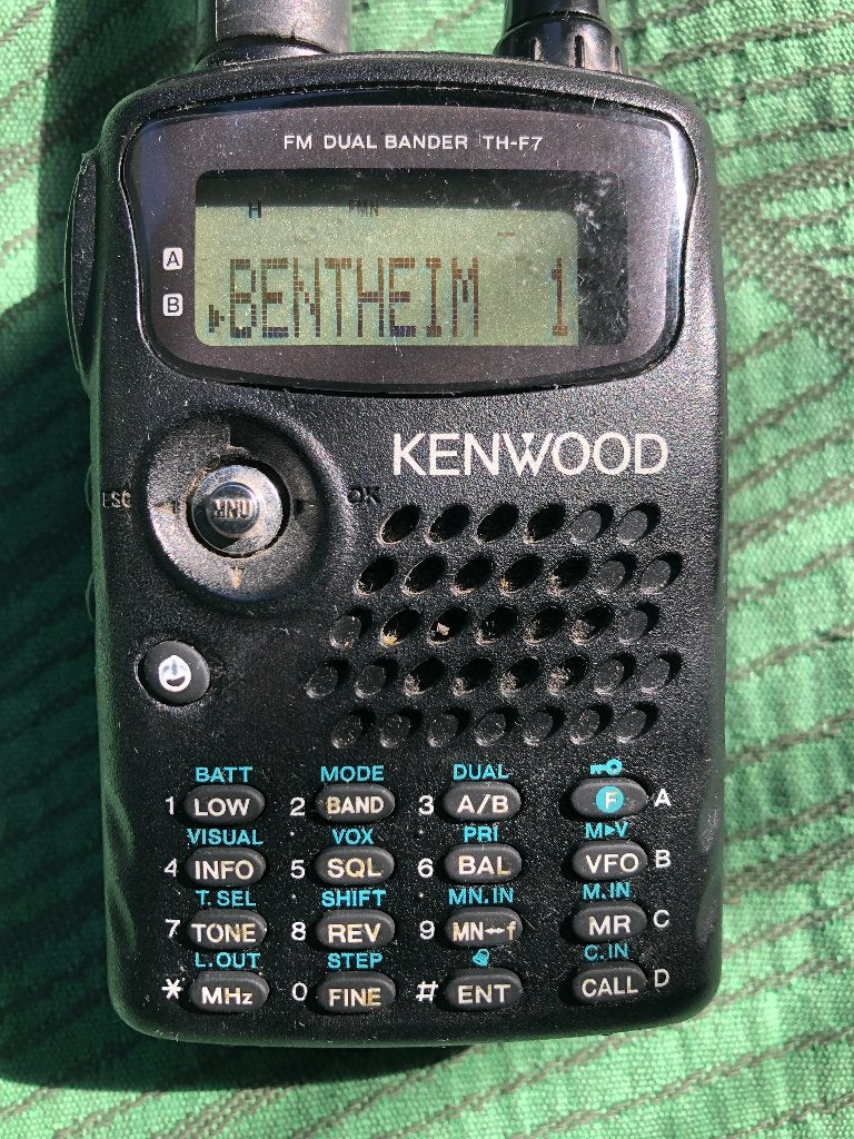 Kenwood TH-F7E handheld zend/ontvanger, Ophalen of Verzenden, Gebruikt, 5 tot 15 km, Portofoon of Walkie-talkie