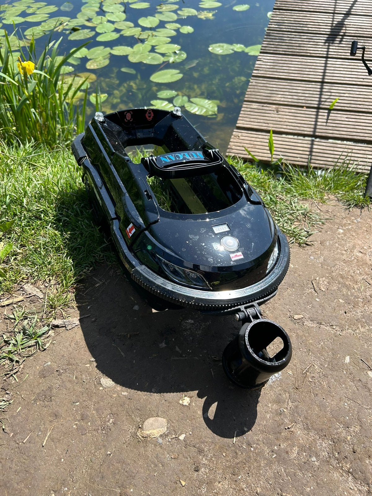 Boatman vulcan, mooie voerboot met deeper houder, Watersport en Boten, Ophalen, Zo goed als nieuw, Overige typen