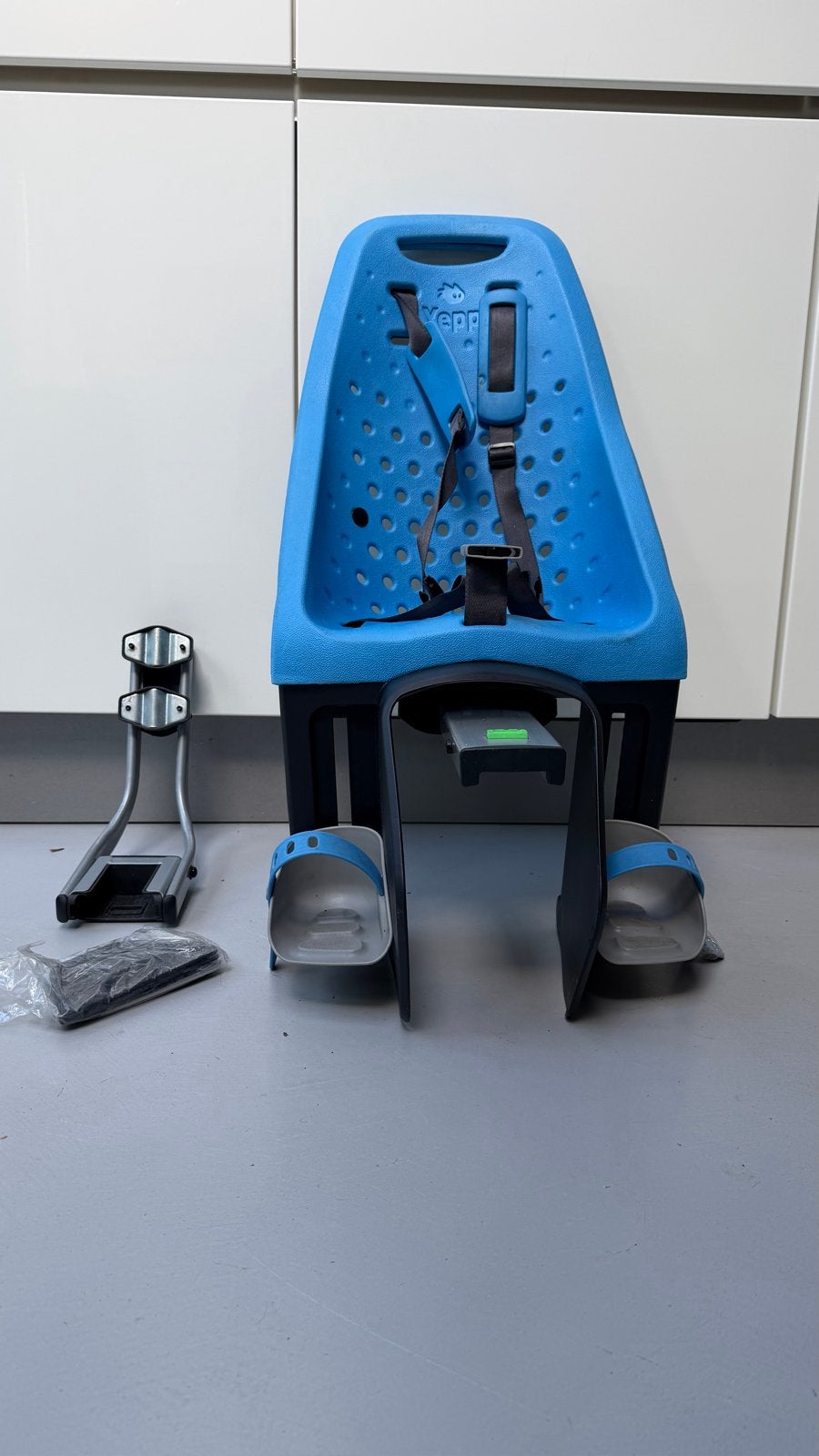 Yepp GMG Achterzitje Blauw met Bevestiging, Ophalen, Achterzitje, 0 t/m 18 kg, Gebruikt