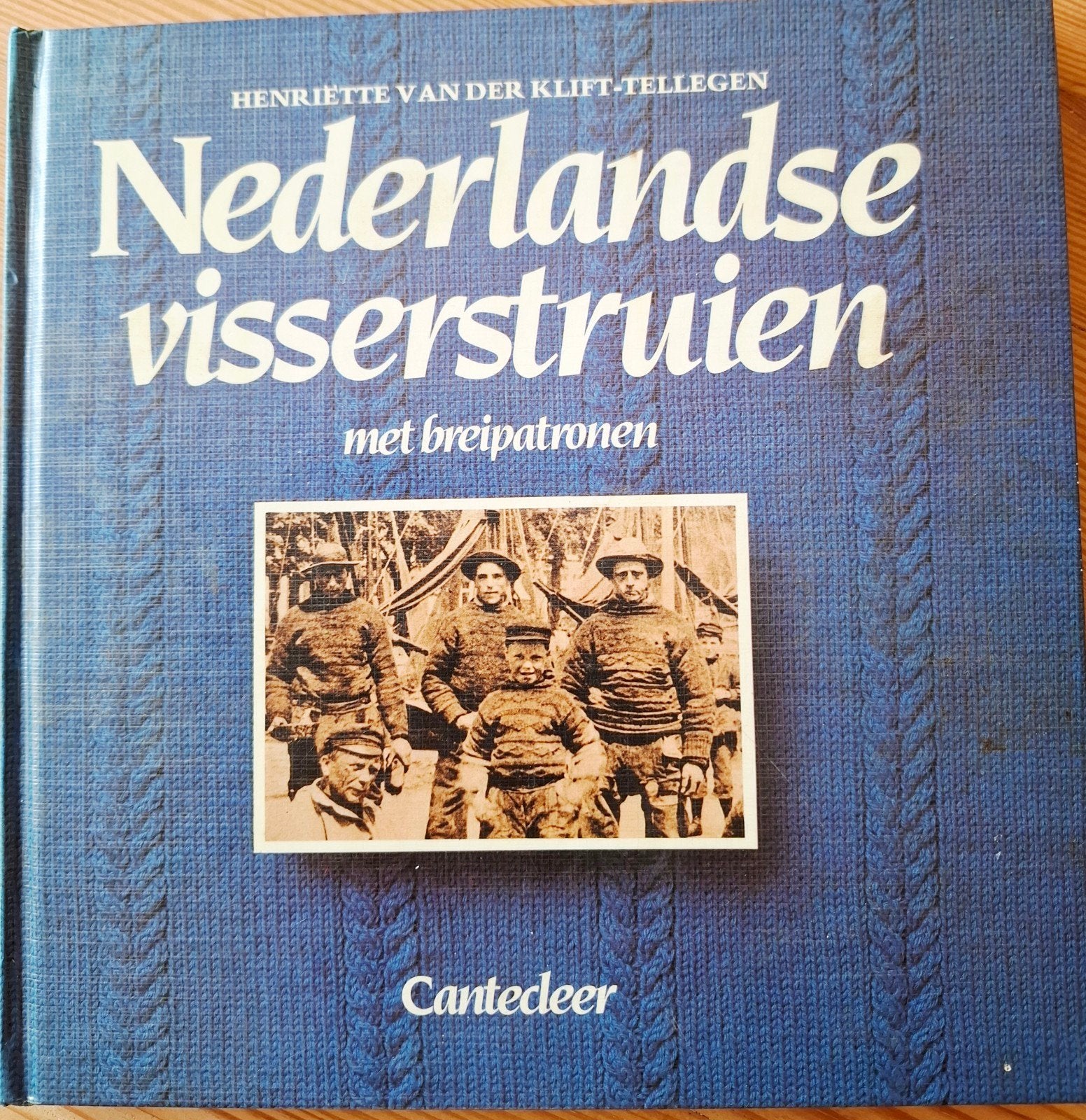 Alles over nederlandse visserstruien incl. patronen, Ophalen of Verzenden, Patroon of Boek