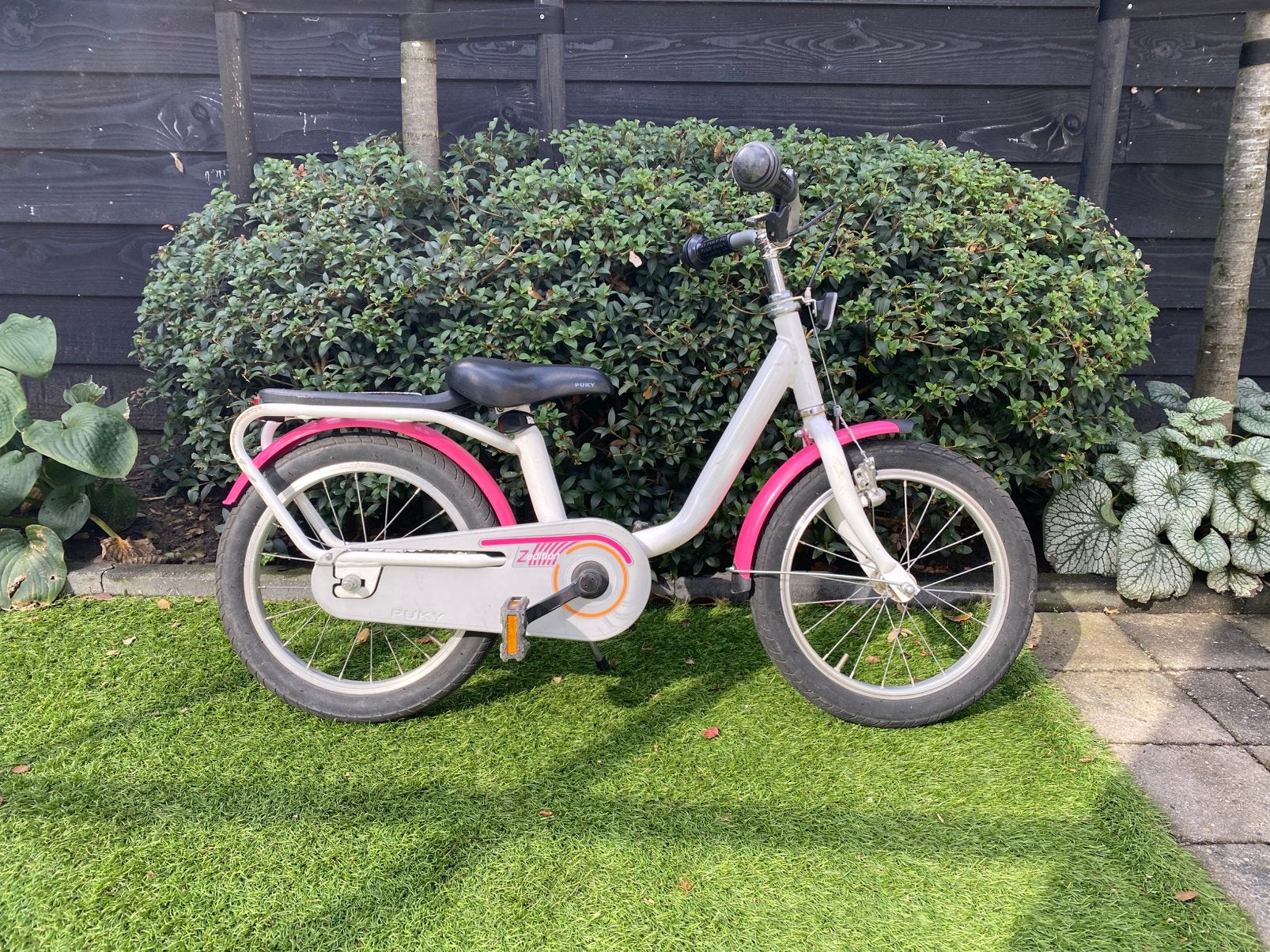 PUKY 16 inch kinderfiets - Wit/Roze, Ophalen, Zo goed als nieuw, Terugtraprem, 16 tot 20 inch