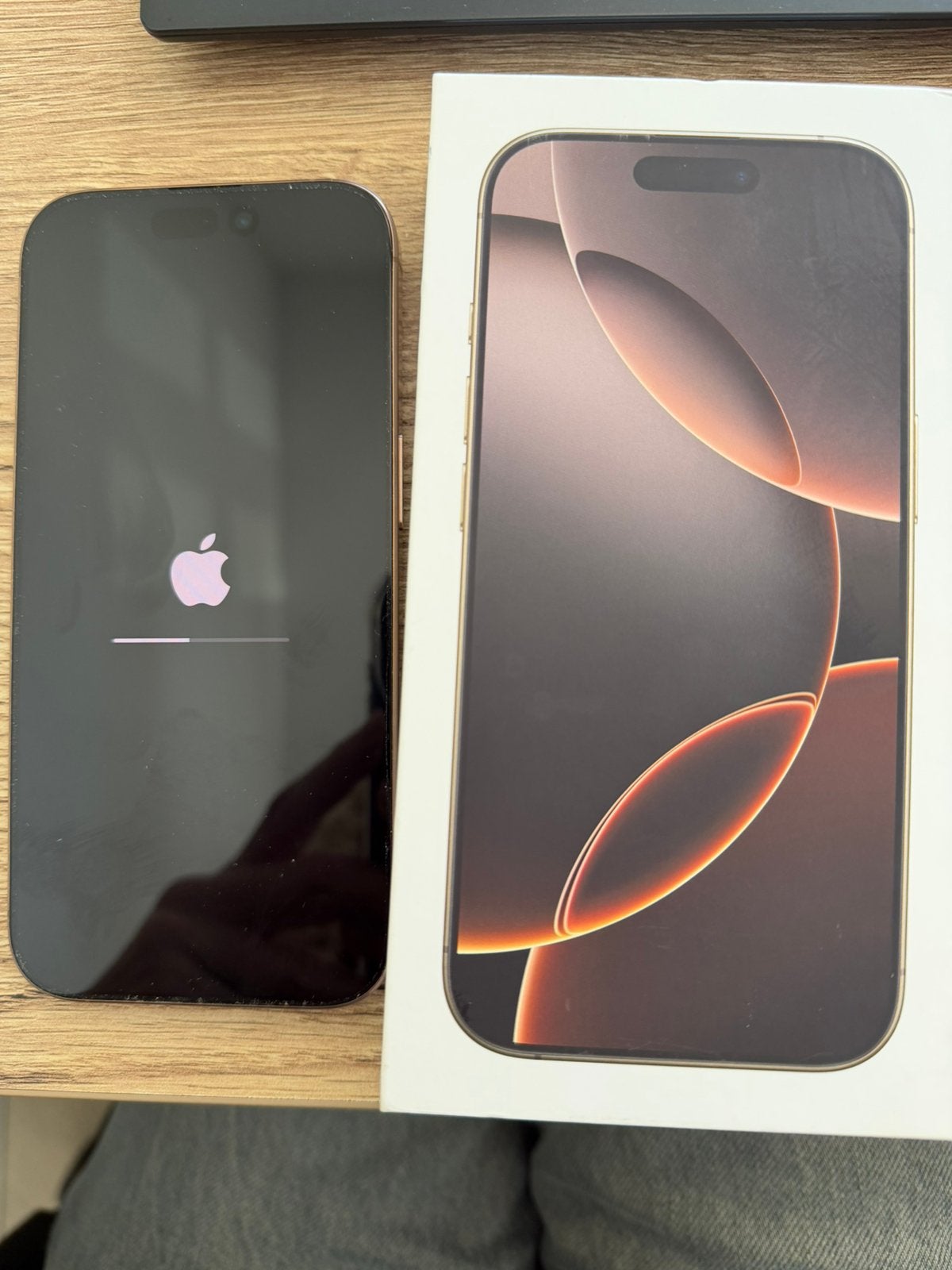 iPhone 16 pro 256GB izgs!, Telecommunicatie, Mobiele telefoons | Apple iPhone, Ophalen of Verzenden, Zo goed als nieuw, 87 %, Roze